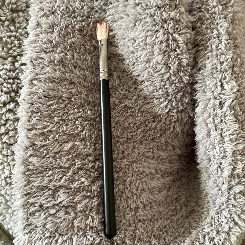 MAC brush